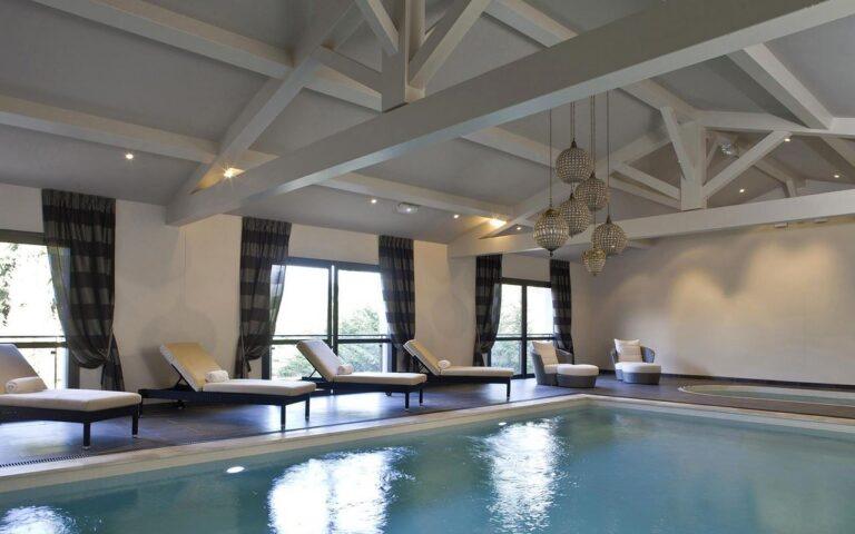hotel-vallon-de-valrugues-1lieu1salle-convention-spa.jpg