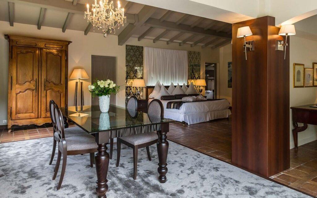 hotel-vallon-de-valrugues-1lieu1salle-convetion-salon.jpg