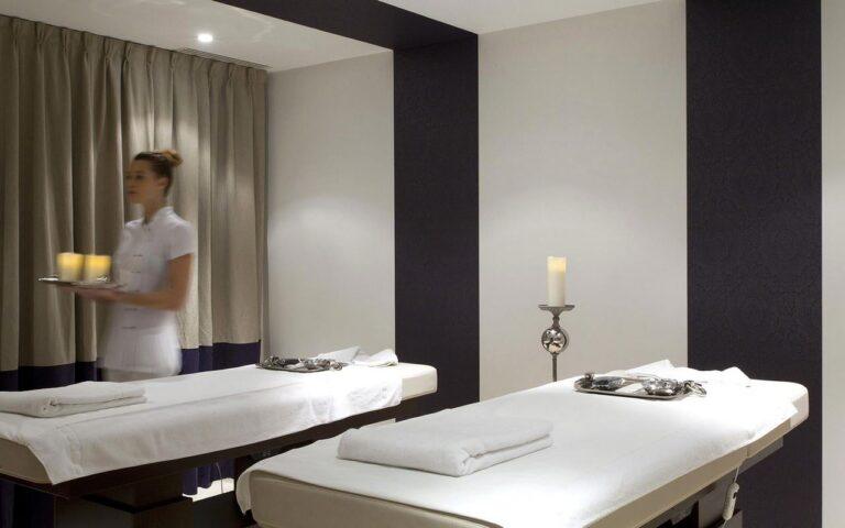 hotel-vallon-de-valrugues-1lieu1salle-seminaire-spa.jpg
