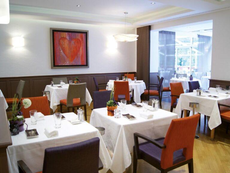hotel-verte-vallee-1lieu1salle-restaurant.jpg