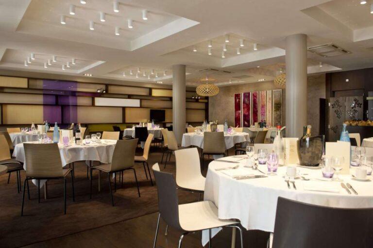 hotel-de-la-paix-1lieu1salle-hotel-restaurant-salle-seminaires.jpg