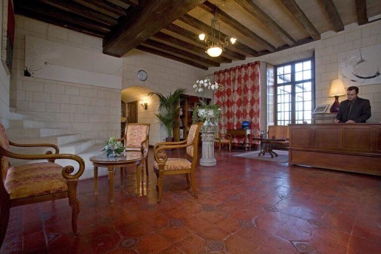 hotel-golf-des-7-tours-1lieu1salle-evenements.jpg