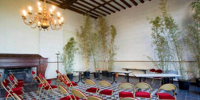 hotel-golf-des-7-tours-1lieu1salle-salle-de-seminaire.jpg