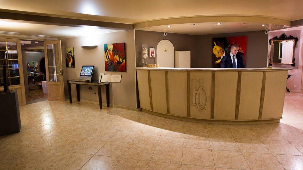 hotel-ostella-spa-restaurant-1lieu1salle-seminaires-salle-accueil.jpg