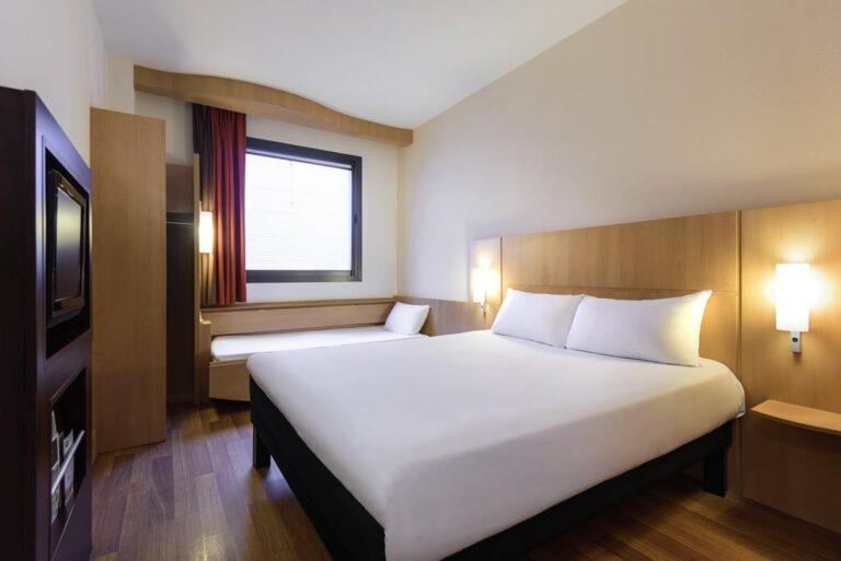 ibis-bayonne-centre-1lieu1salle-hotel-restaurant-evenements-chambre.jpg