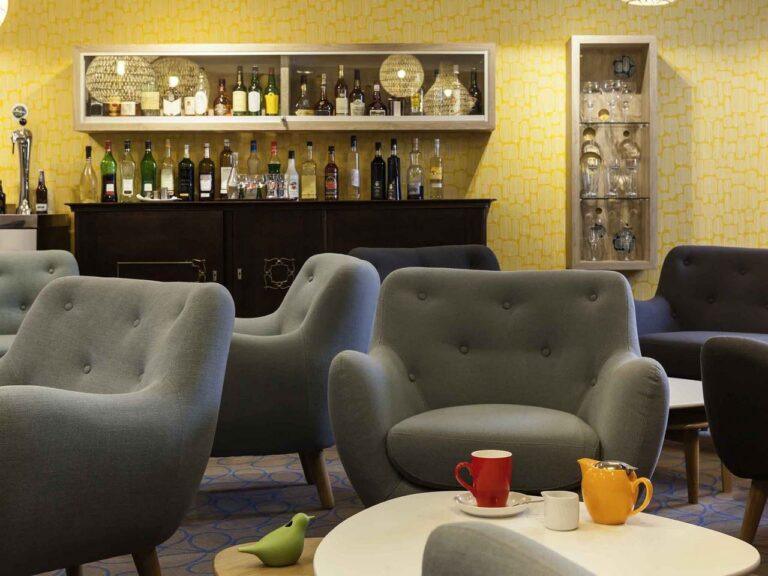 ibis-styles-chaumont-centre-gare-1lieu1salle-hotel-restaurant-salon-de-detente.jpg