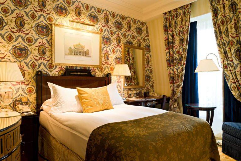 intercontinental-paris-grand-1lieu1salle-chambre.jpg