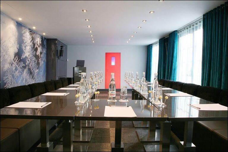 kube-hotel-1lieu1salle-convention.jpg