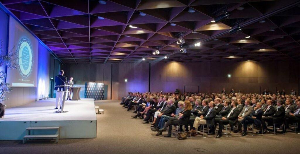 la-cite-des-echanges-1lieu1salle-conference.jpg