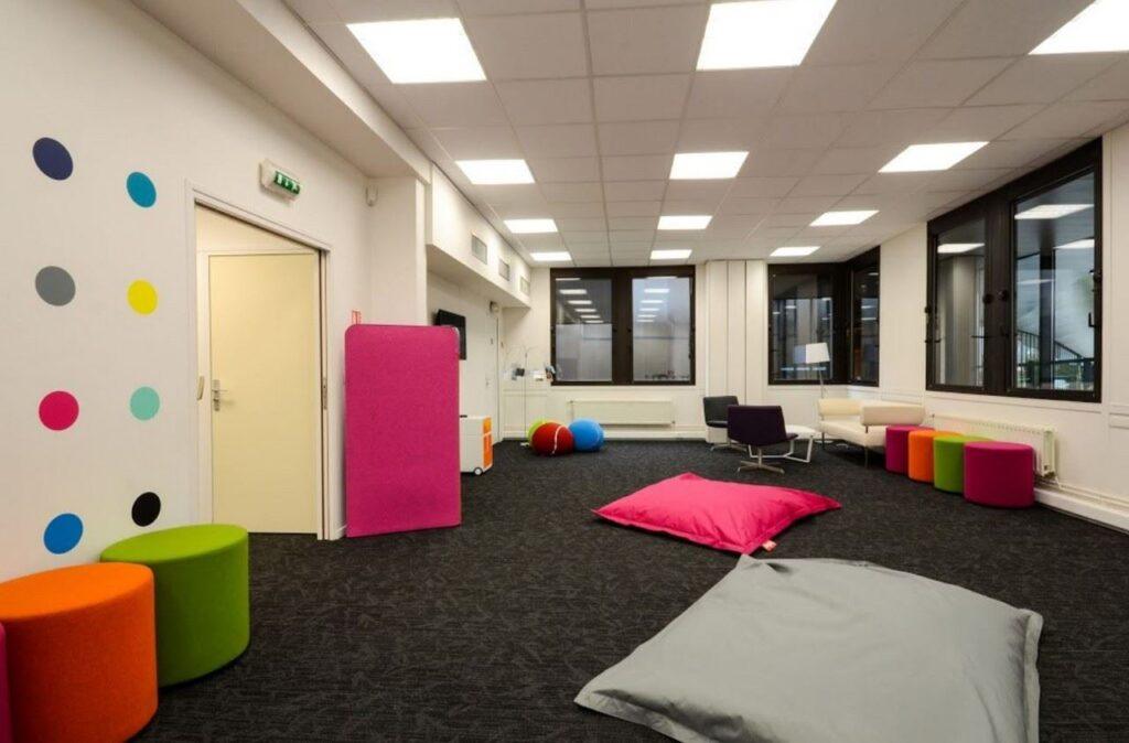 la-cite-des-echanges-1lieu1salle-salon.jpg