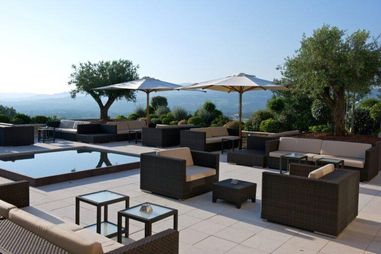 la-coquillade-gargas-1lieu1salle-terrasse-piscine.jpeg