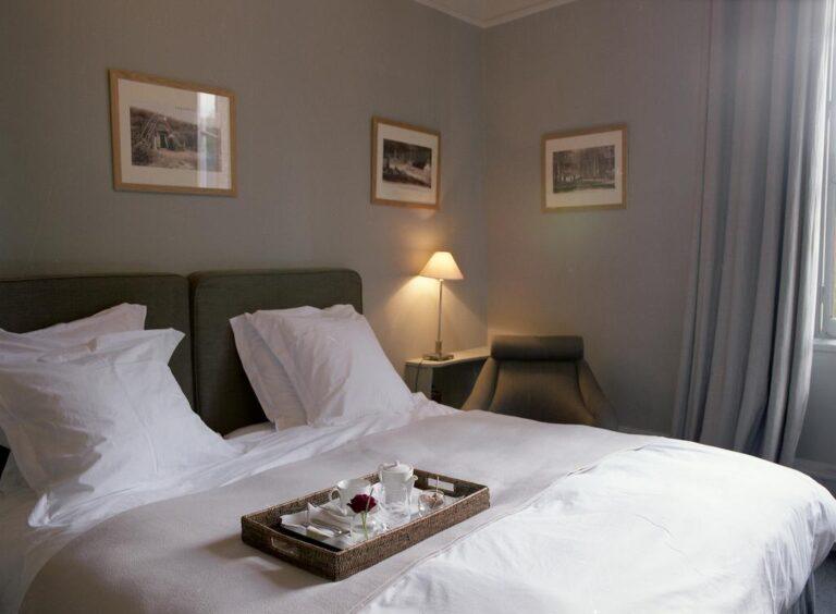 la-licorne-hotel-restaurant-1lieu1salle-meeting-seminaire.jpg