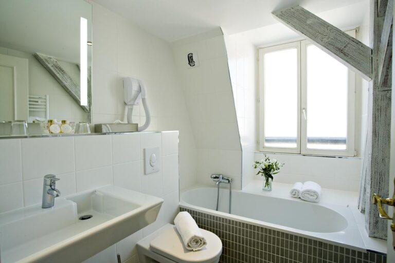 la-villa-d-est-1lieu1salle-salle-de-bain.jpg