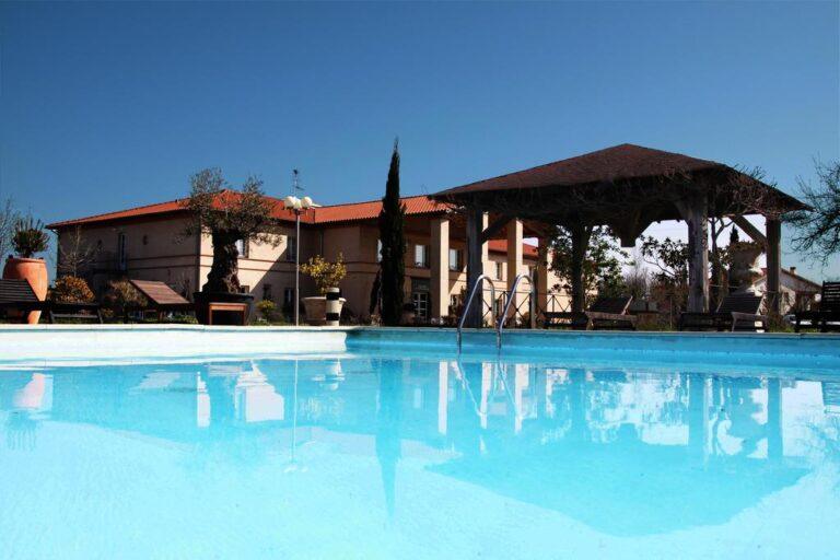 le-canard-sur-le-toit-1lieu1salle-piscine.jpg