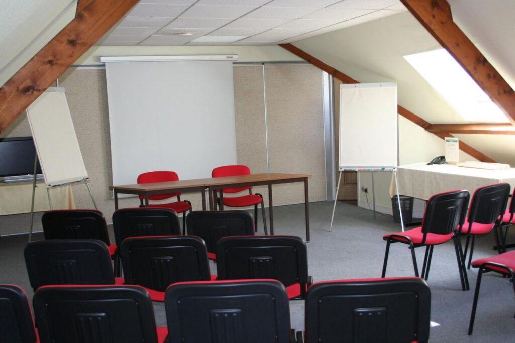 le-clos-deauville-saint-gatien-1lieu1salle-salle-de-conference.jpg