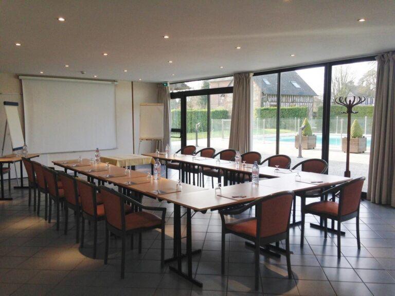 le-clos-deauville-saint-gatien-1lieu1salle-salle-de-seminaire.jpg