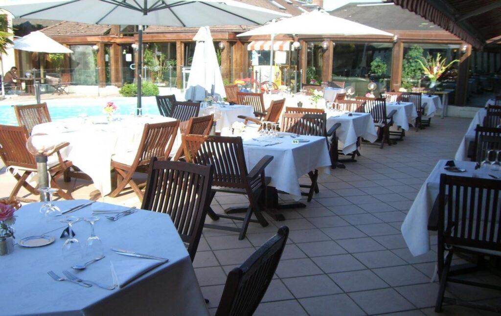 le-clos-deauville-saint-gatien-1lieu1salle-seminaire-terrasse.jpg