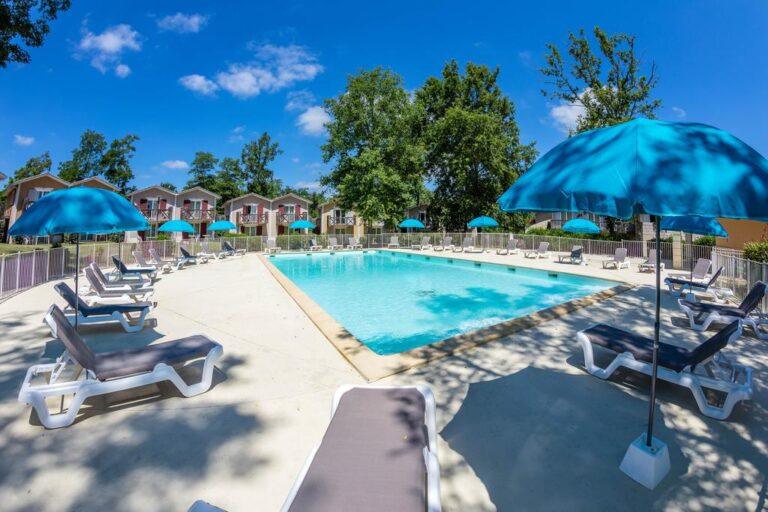 le-domaine-du-golf-d-albret-1lieu1salle-restaurant-hotel-piscine.jpg