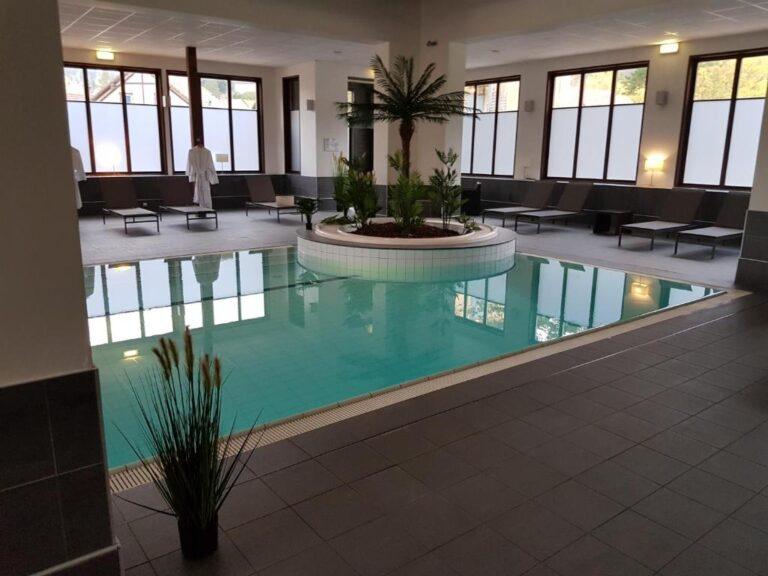 le-grand-hotel-du-hohwald-by-popinns-1lieu1salle-piscine.jpg