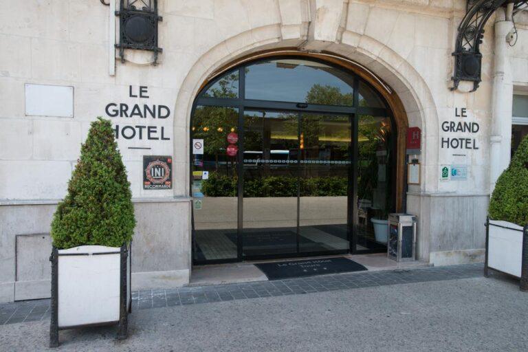 le-grand-hotel-tours-1lieu1salle-hotel-restaurant-reunion-facade.jpg