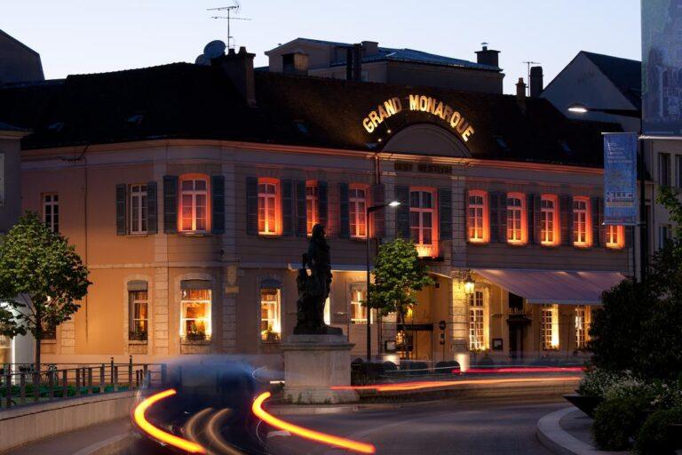 le-grand-monarque-1lieu1salle-seminaire-hotel-restaurant-convention-reunion.jpg