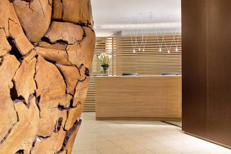 le-meridien-beach-plaza-1lieu1salle-hotel-restaurant-salle-accueil.jpg