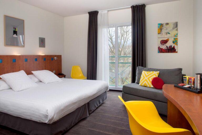 le-pariou-1lieu1salle-hotel-restaurant-chambre.jpg