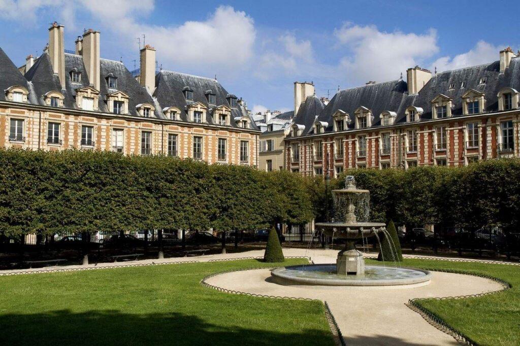 le-pavillon-de-la-reine-1lieu1salle-hotel-restaurant-evenement-jardin.jpg