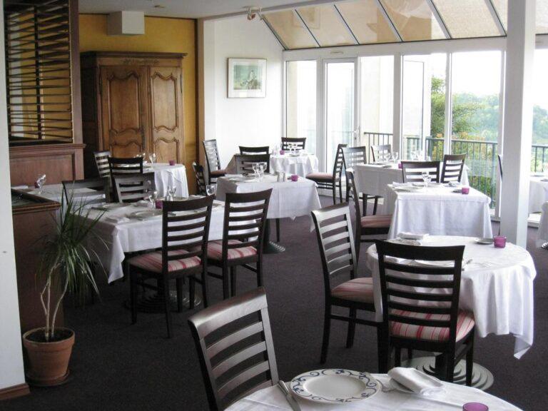 le-relais-de-castelnau-1lieu1salle-hotel-restaurant-bar.jpg