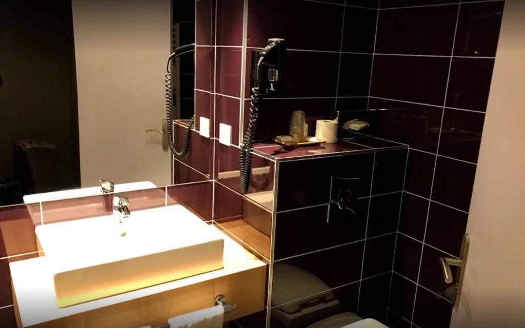 le-rive-gauche-1lieu1salle-hotel-restaurant-salle-de-bain-2.jpg