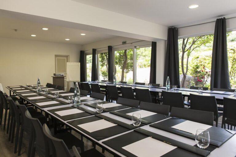 le-roi-theodore-1lieu1salle-hotel-restaurant-conference-reunion-meeting.jpg