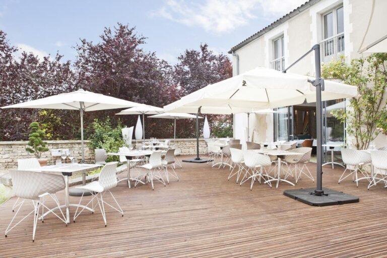le-saint-gelais-relais-du-silence-angouleme-1lieu1salle-reunion-terrasse.jpg
