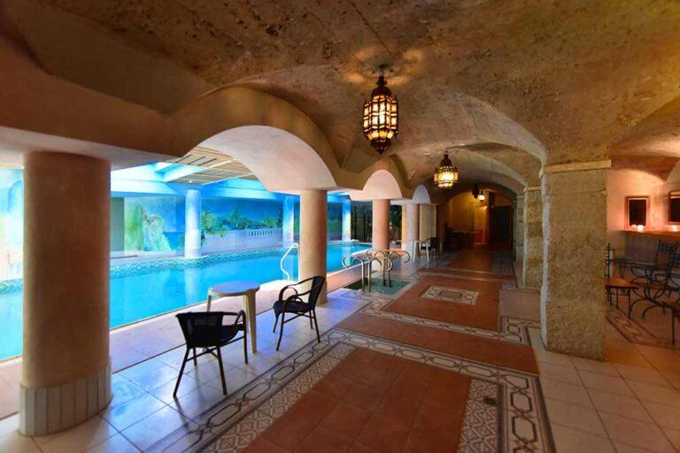 lemanoir-1lieu1salle-piscine.jpg