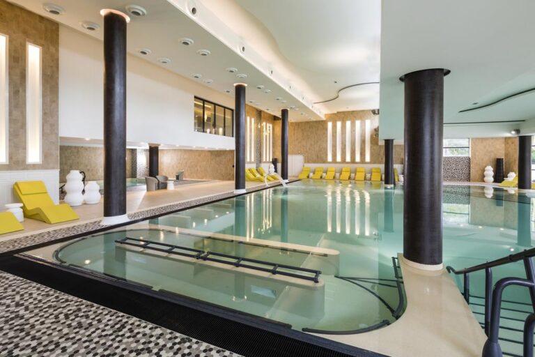 les-bains-d-arguin-1lieu1salle-piscine.jpg