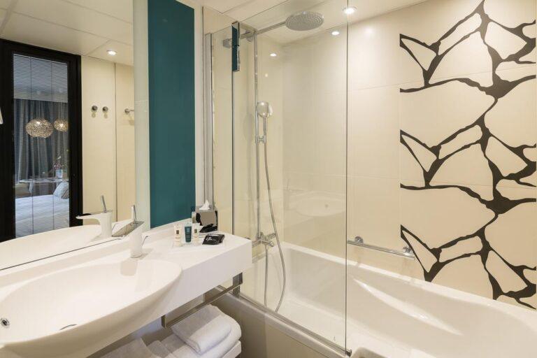 les-bains-d-arguin-1lieu1salle-salle-de-bain.jpg