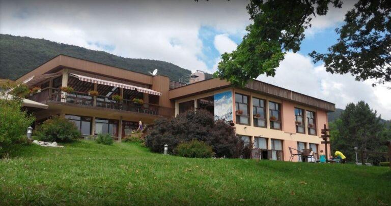 les-balcons-du-lac-d-annecy-1-lieu1salle-hotel2.jpg