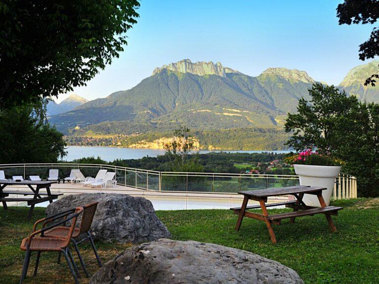 les-balcons-du-lac-d-annecy-1lieu1salle-vue3.jpg