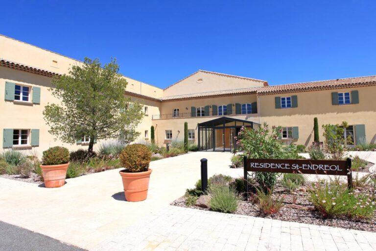 les-domaines-de-saint-endreol-golf-et-spa-resort-1lieu1salle-hotel-restaurant-booking.jpg