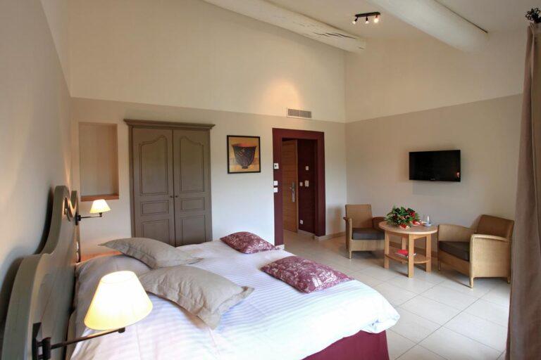 les-domaines-de-saint-endreol-golf-et-spa-resort-1lieu1salle-hotel-restaurant-congres.jpg