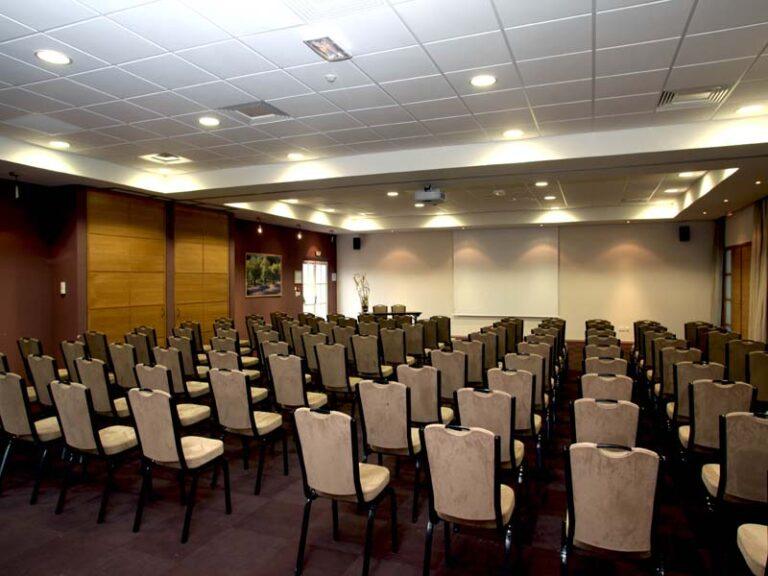 les-domaines-de-saint-endreol-golf-et-spa-resort-1lieu1salle-hotel-restaurant-evenement.jpg