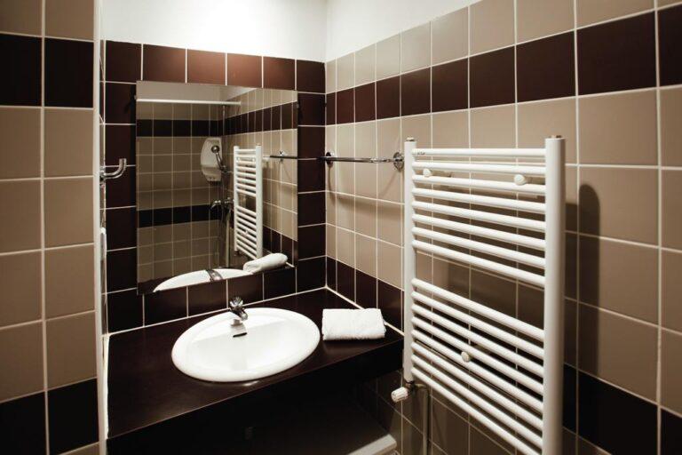 les-grands-espaces-1lieu1salle-sdb.jpg