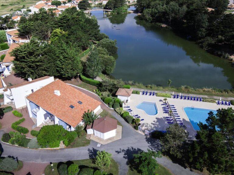 les-grands-espaces-olevene-1lieu1salle-vue-aerienne.jpg