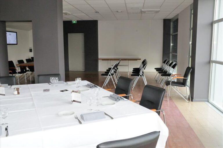 les-hippodromes-de-lyon-1lieu1salle-seminaire-bookings.jpg