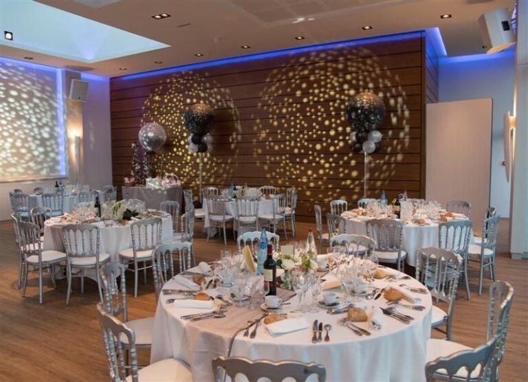 les-pyramides-1lieu1salle-banquet.jpg