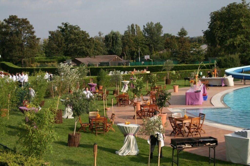 les-pyramides-1lieu1salle-jardins.jpg