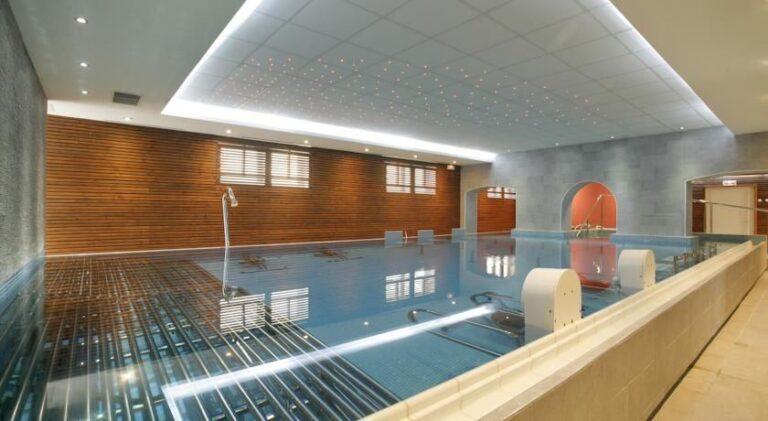 les-thermes-de-l-avenue-hotel-restaurant-1lieu1salle-seminaire-piscine.jpg