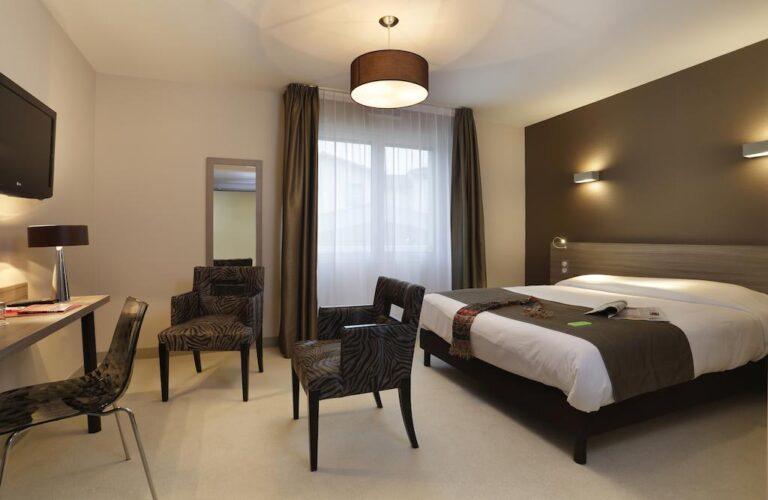 les-thermes-de-l-avenue-hotel-restaurant-1lieu1salle-seminaires-chambre.jpg