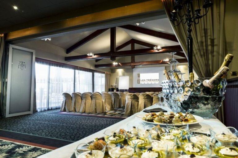 les-tresoms-lake-and-spa-resort-1lieu1salle-hotel-restaurant-evenement.jpg