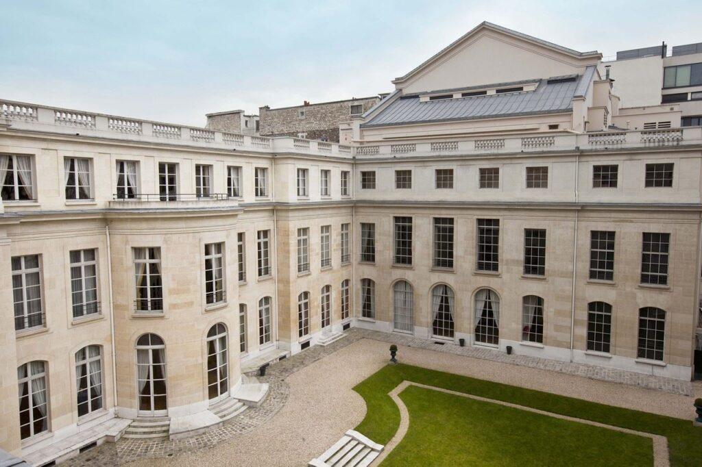 maison-chimie-1lieu1salle-seminaire-exterieur.jpg