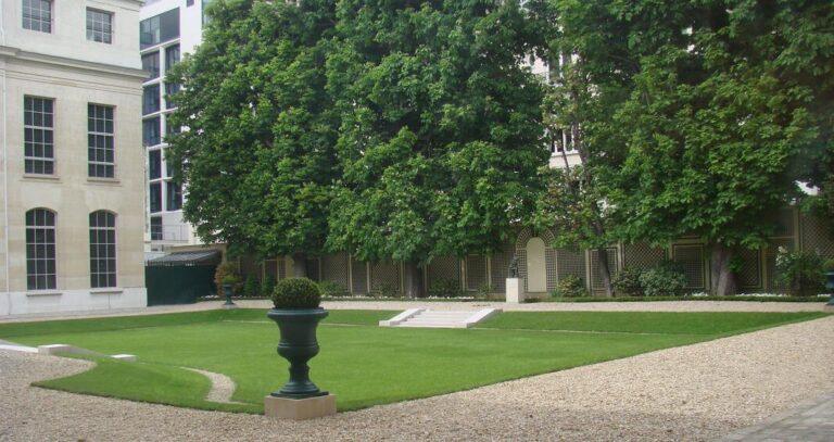 maison-chimie-1lieu1salle-seminaire-jardin.jpg